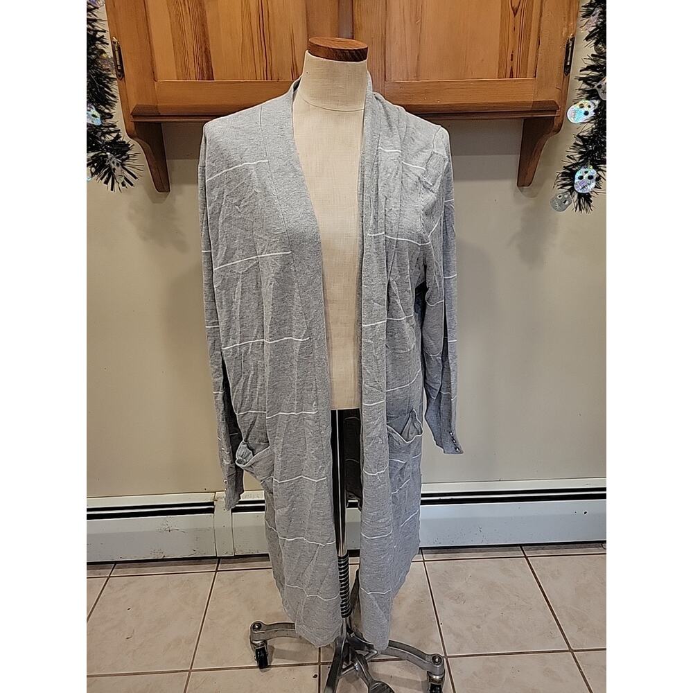 New 89th Madison Women’s Gray White Striped Cardigan Plus Size 3X
